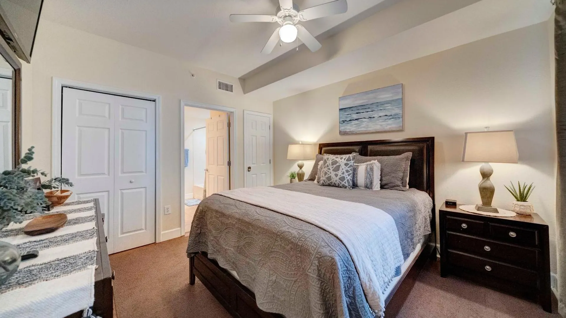 Aparthotel Stunning Beach Front Condo Panama City Beach